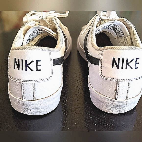 Nike low men's 12 GUC 🏃‍♂️👟 white n black classic leather - Picture 7 of 10